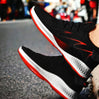 Andningsaktiv och elastisk design, passar alla fötter, svarta, svarta och röda, svarta, vita löparskor